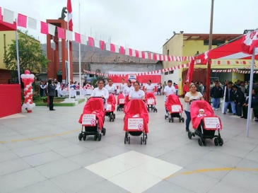 Muestran lo mejor de su tratamiento con desfile cívico