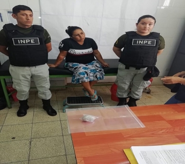 Al EP Tumbes mujer trató de ingresar con droga