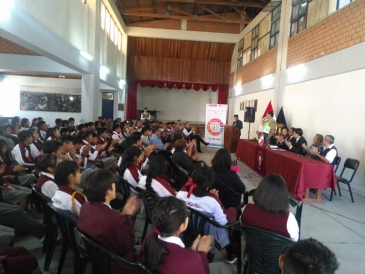 Estudiantes del distrito de Cayma participan de charla de prevención