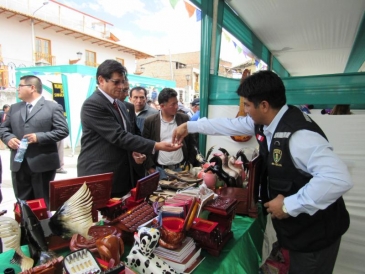 Realizan I Feria artesanal en Cajamarca
