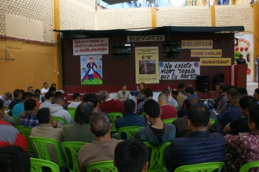 240 internos inician maratón de la lectura con el Principito