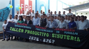 Internos del penal de Pucallpa inician taller de bisutería